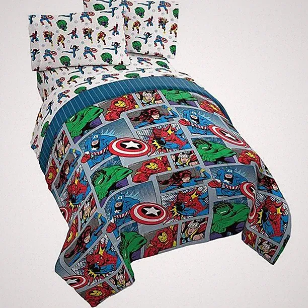 4-pc Marvel Avengers Fighting Team Twin Size Bed Set comforter & sheet set