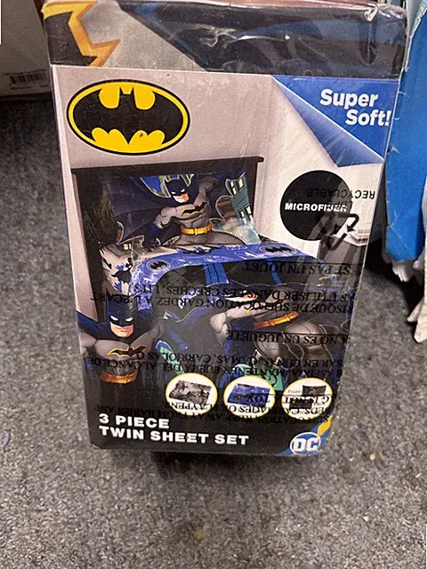 DC Comics Batman 3 Piece Microfiber Twin Sheet Set BRAND NEW IN PACKAGE BATMAN!