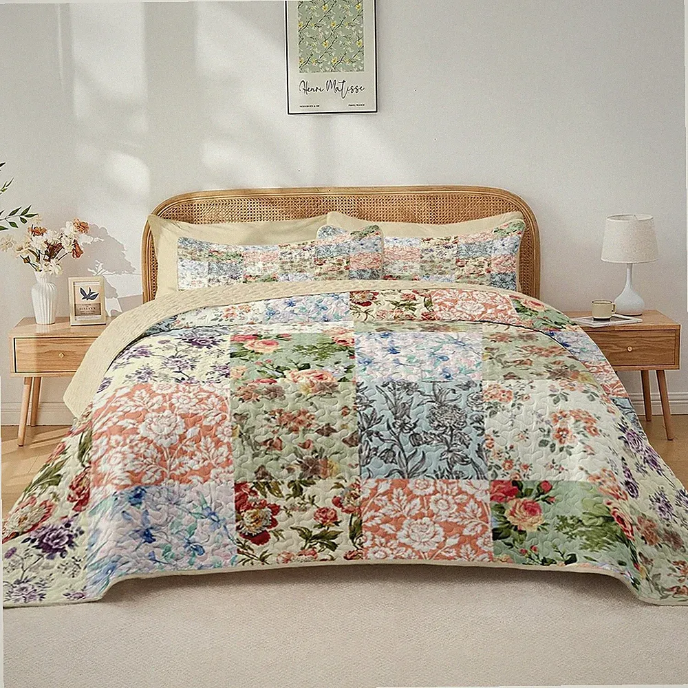King Size Quilt Set, Vintage Floral Patchwork 3-Pc Bedding, Lightweight Bedsprea