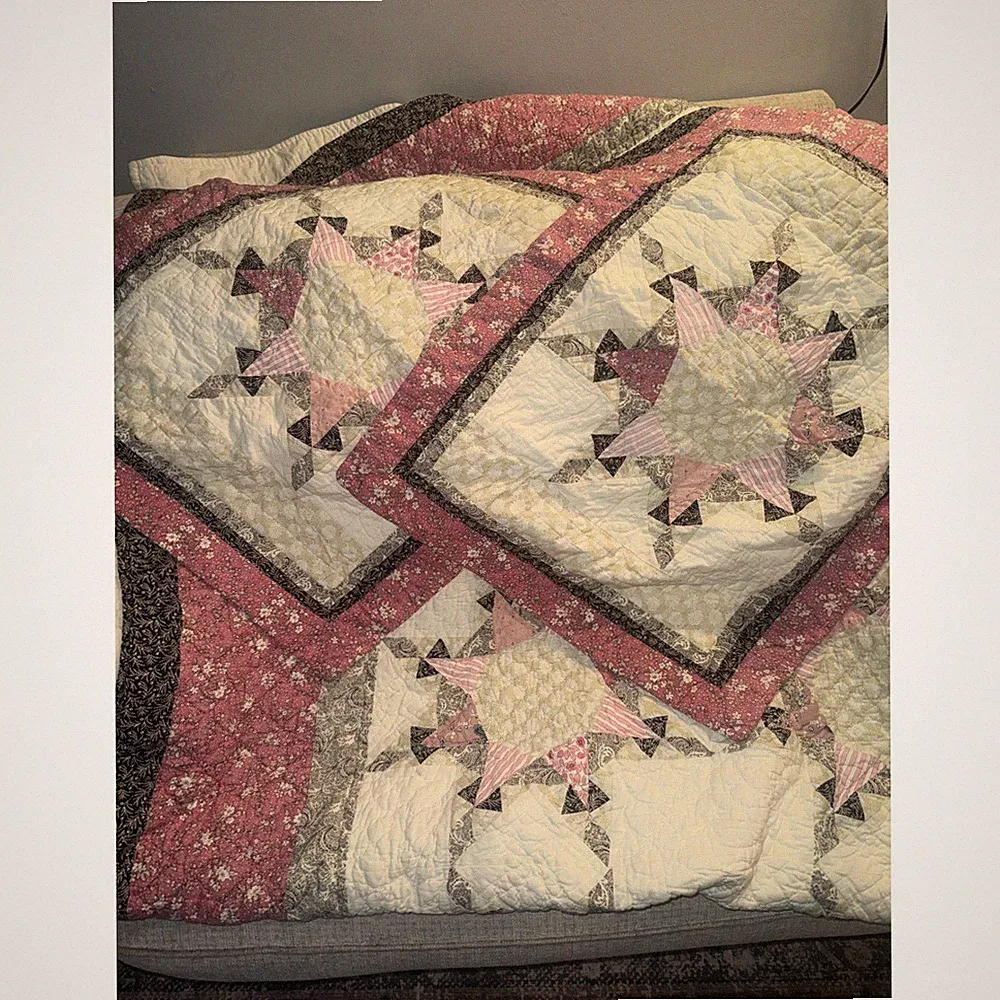 Pink Floral Star Patchwork Quilt and Pillow Sham Set Cottage Core King Bedding