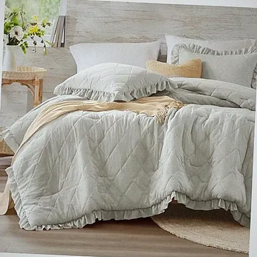 Ruffle Edge Comforter Set - Farmhouse All-Season 3 PCS Bedding Full/Queen Gray